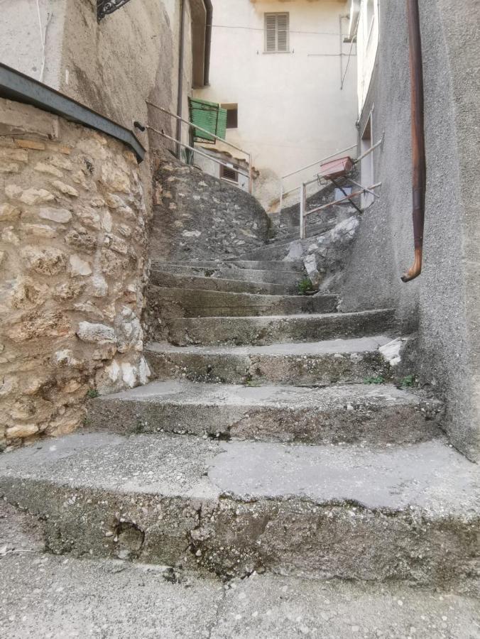 Willa Il Torrione Poggio Bustone Zewnętrze zdjęcie