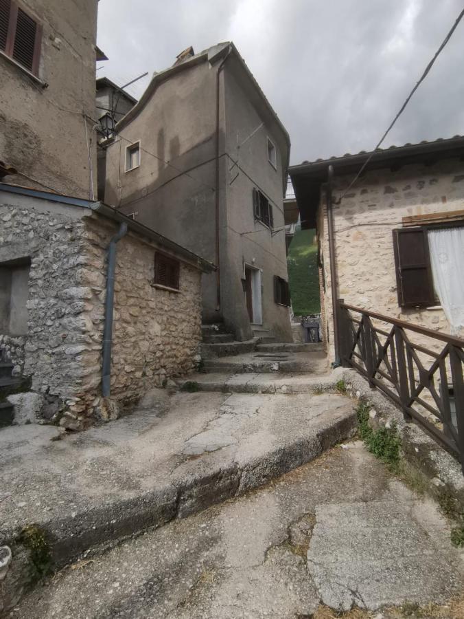 Willa Il Torrione Poggio Bustone Zewnętrze zdjęcie